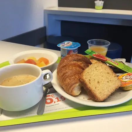 波城东宜必思快捷酒店